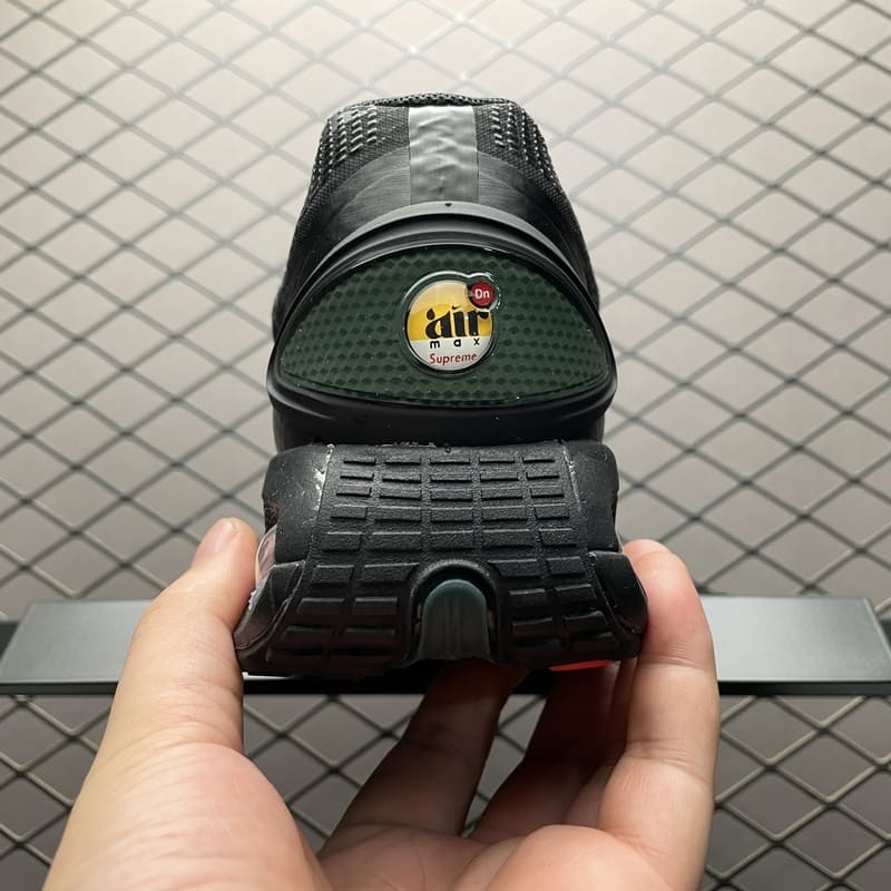 Air Max DN “Supreme Black“
