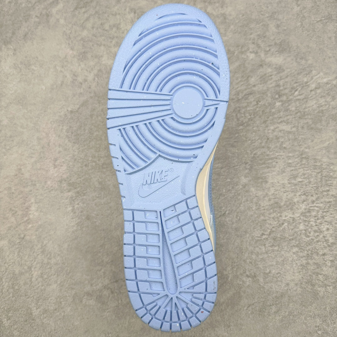 Dunk Low “Blue Tint”