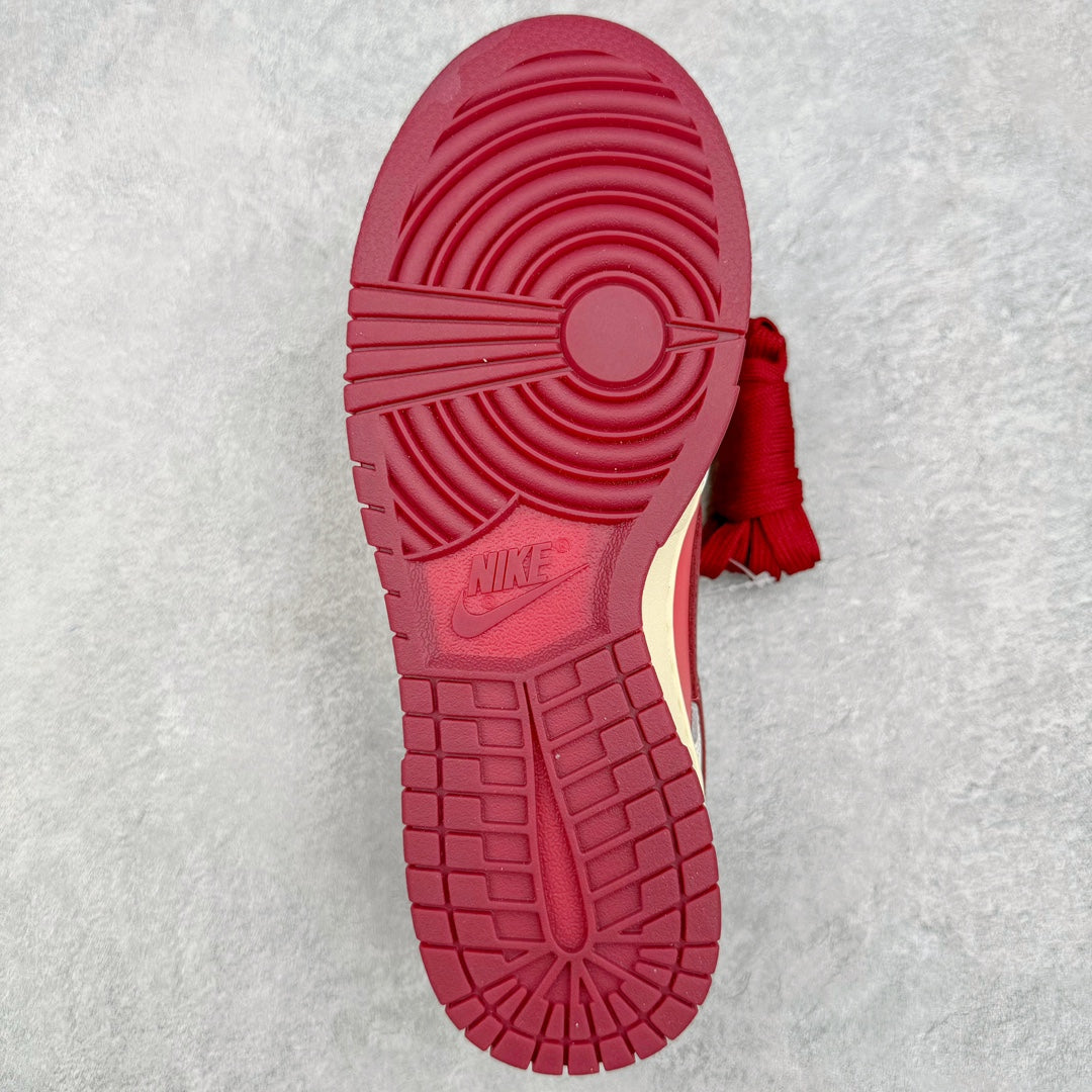 Dunk Low “Valentine’s Day”