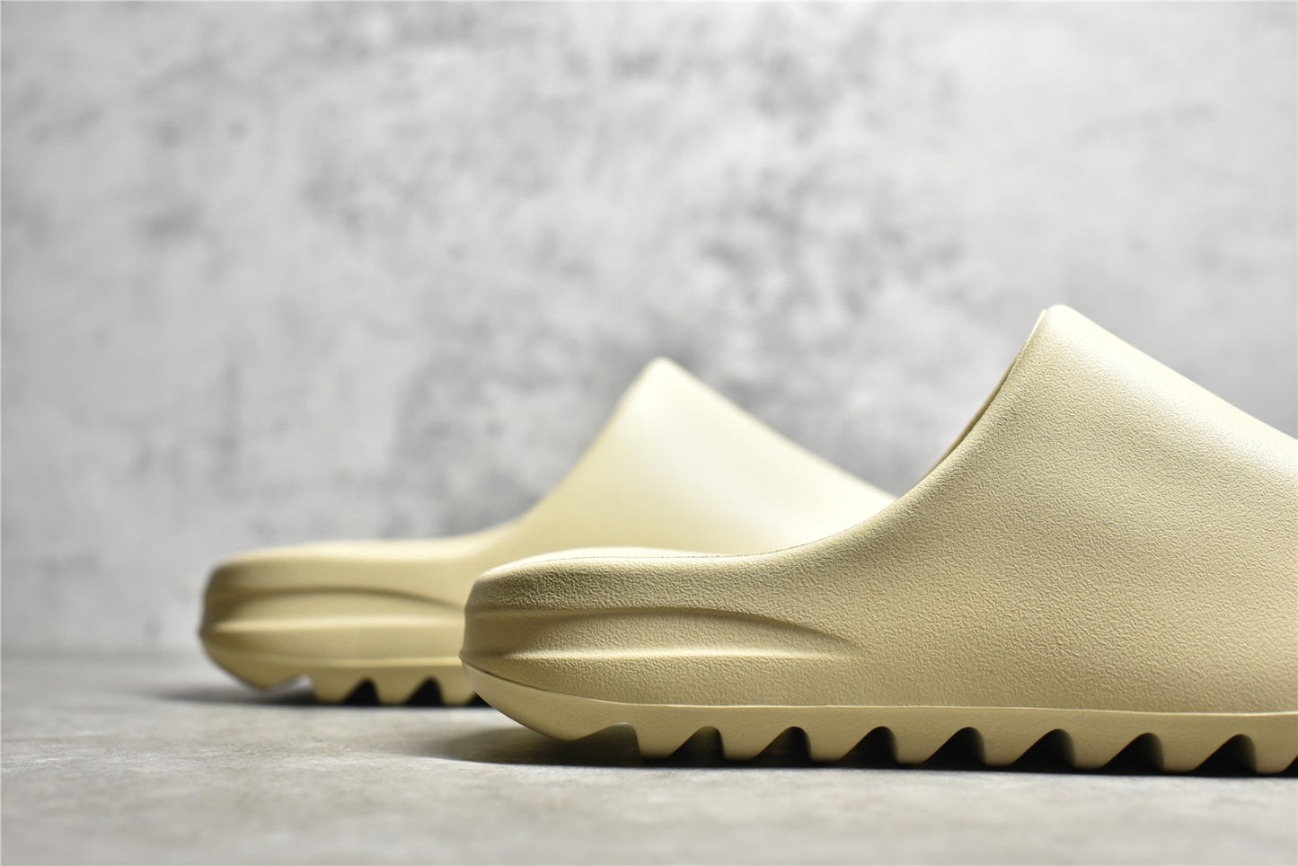 Yeezy Slide “Bone”