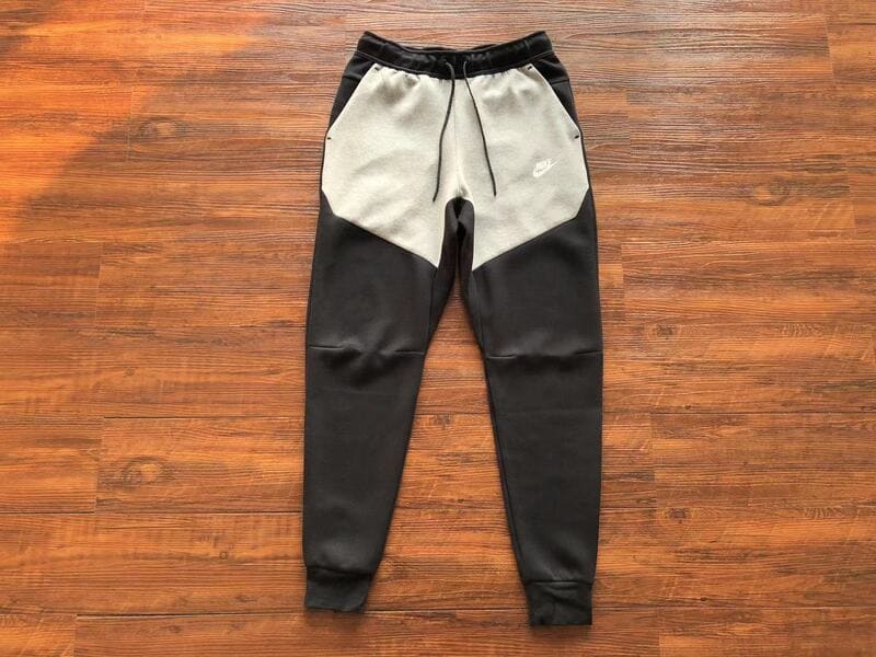 Nike Tech Fleece “Black Grey”