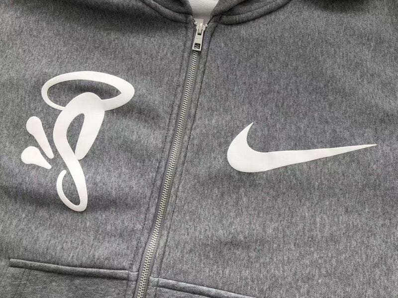Conjunto Syna World x Nike Solo Swoosh Fleece Grey