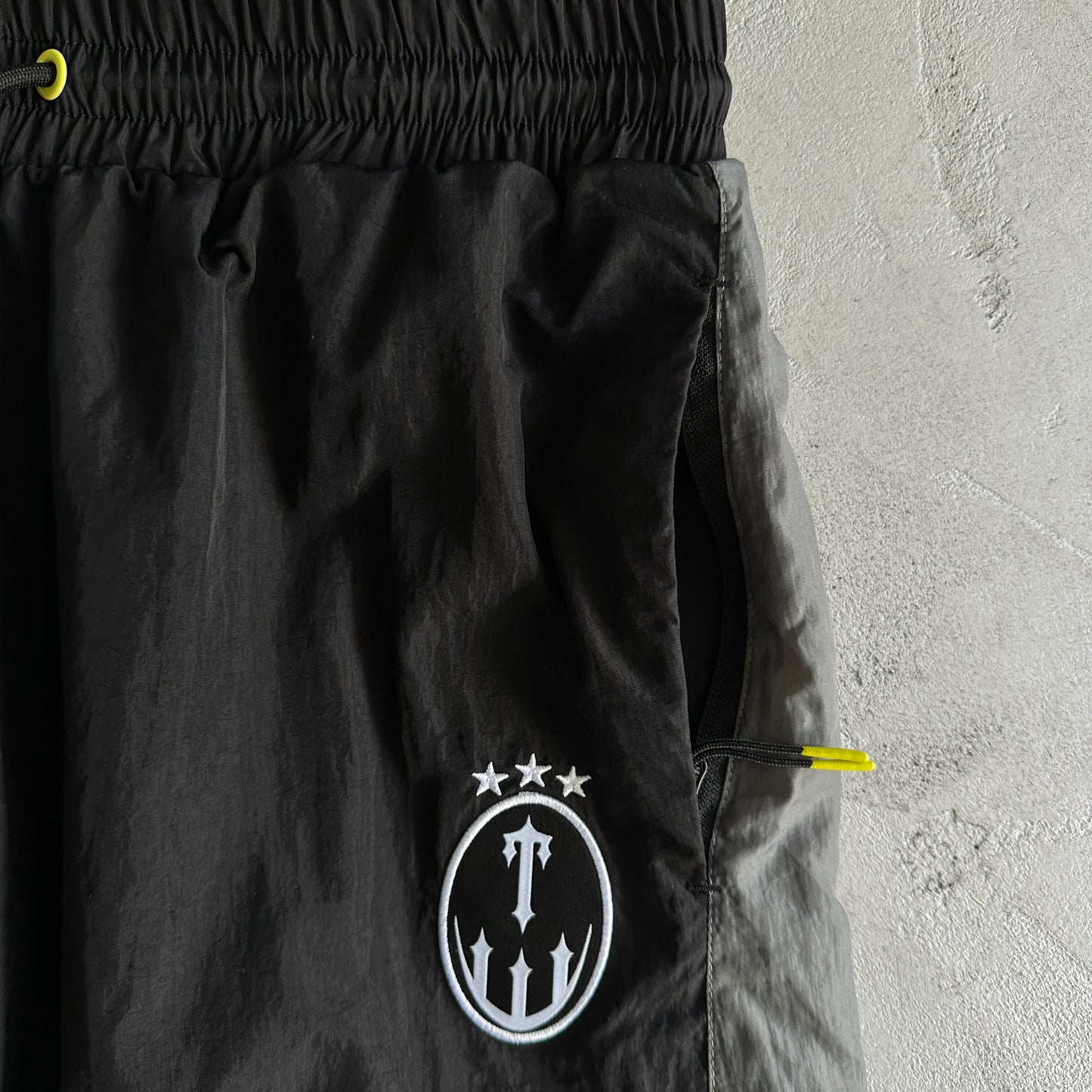 Conjunto Trapstar Football Shellsuit “Black”