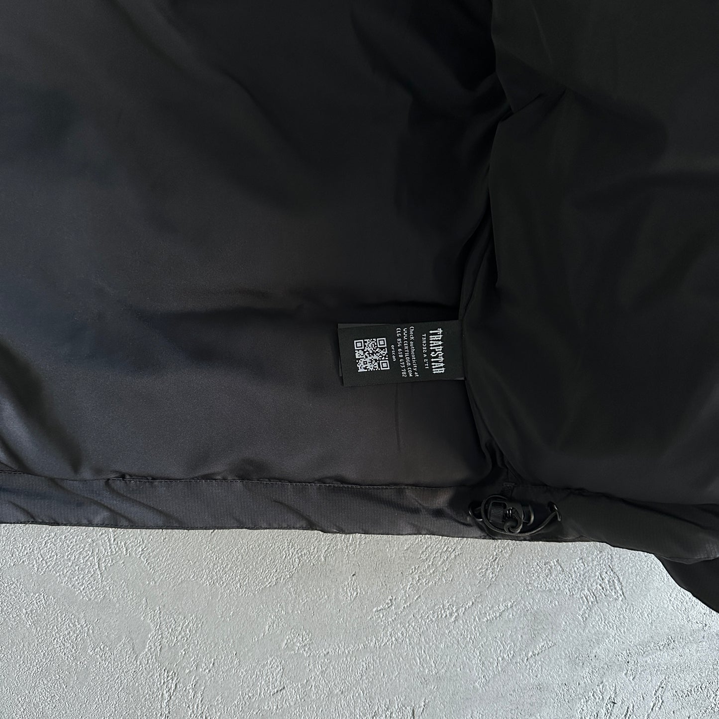 Trapstar Puffer Jacket “Black Red”