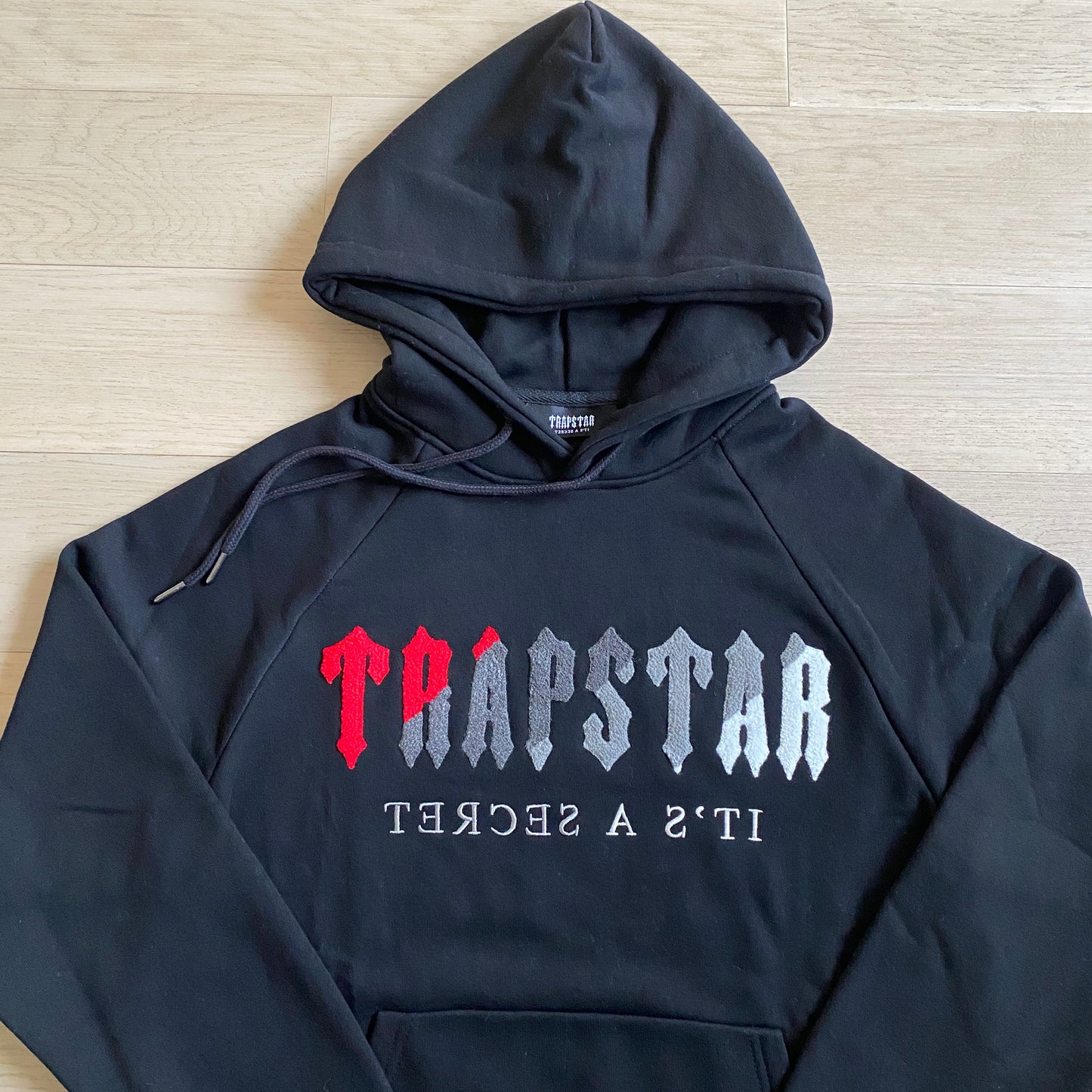 Conjunto Trapstar Hoodie “Black”
