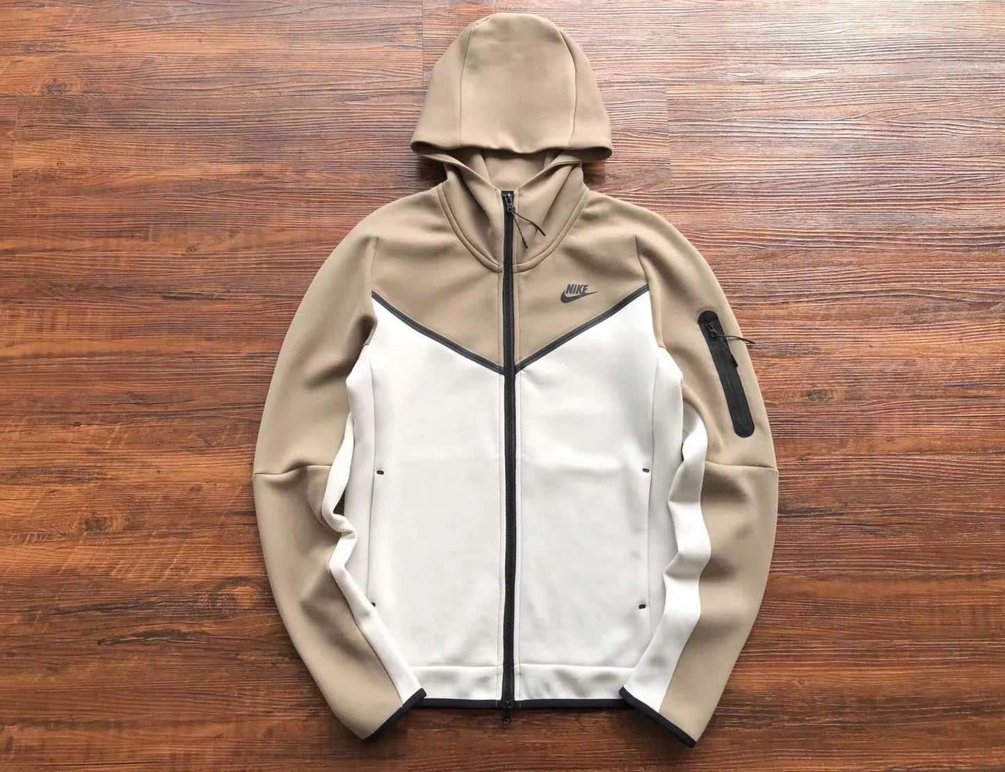 Nike Tech Fleece “Beige White”