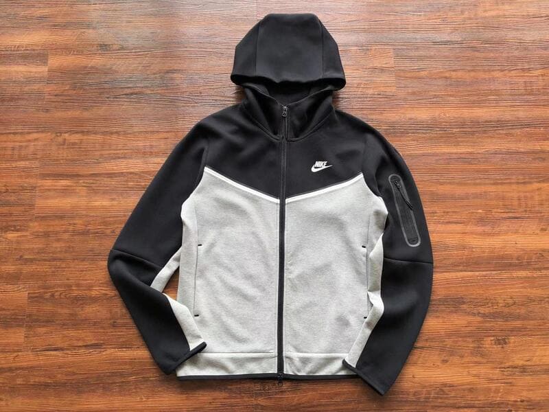 Nike Tech Fleece “Black Grey”