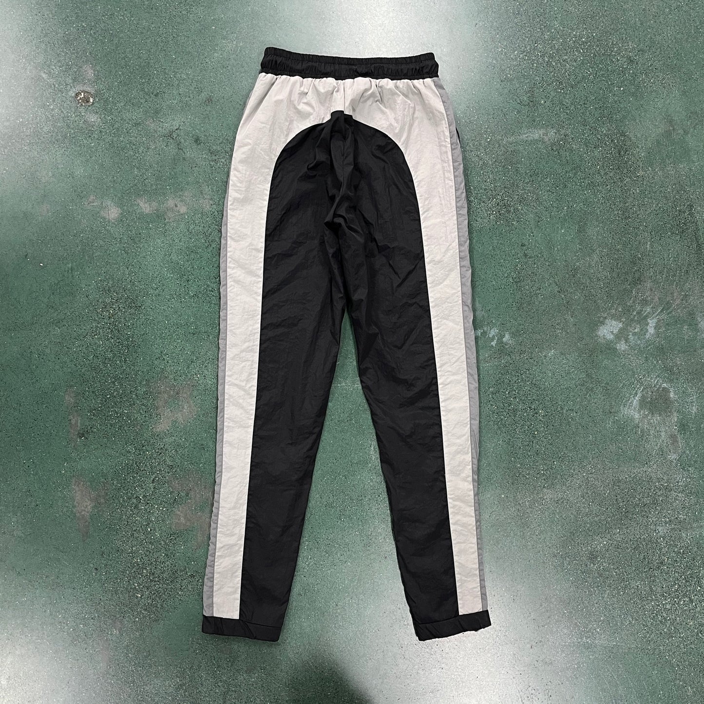 Conjunto Trapstar Shellsuit “Black White”