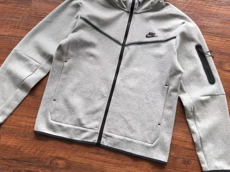 Nike Tech Fleece “Grey”