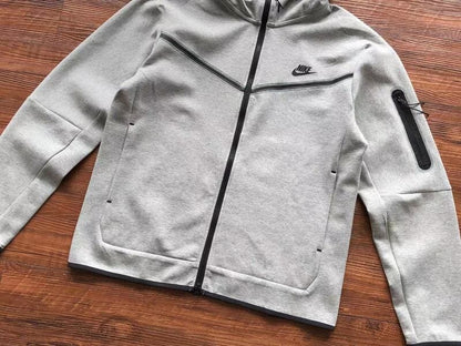 Nike Tech Fleece “Grey”