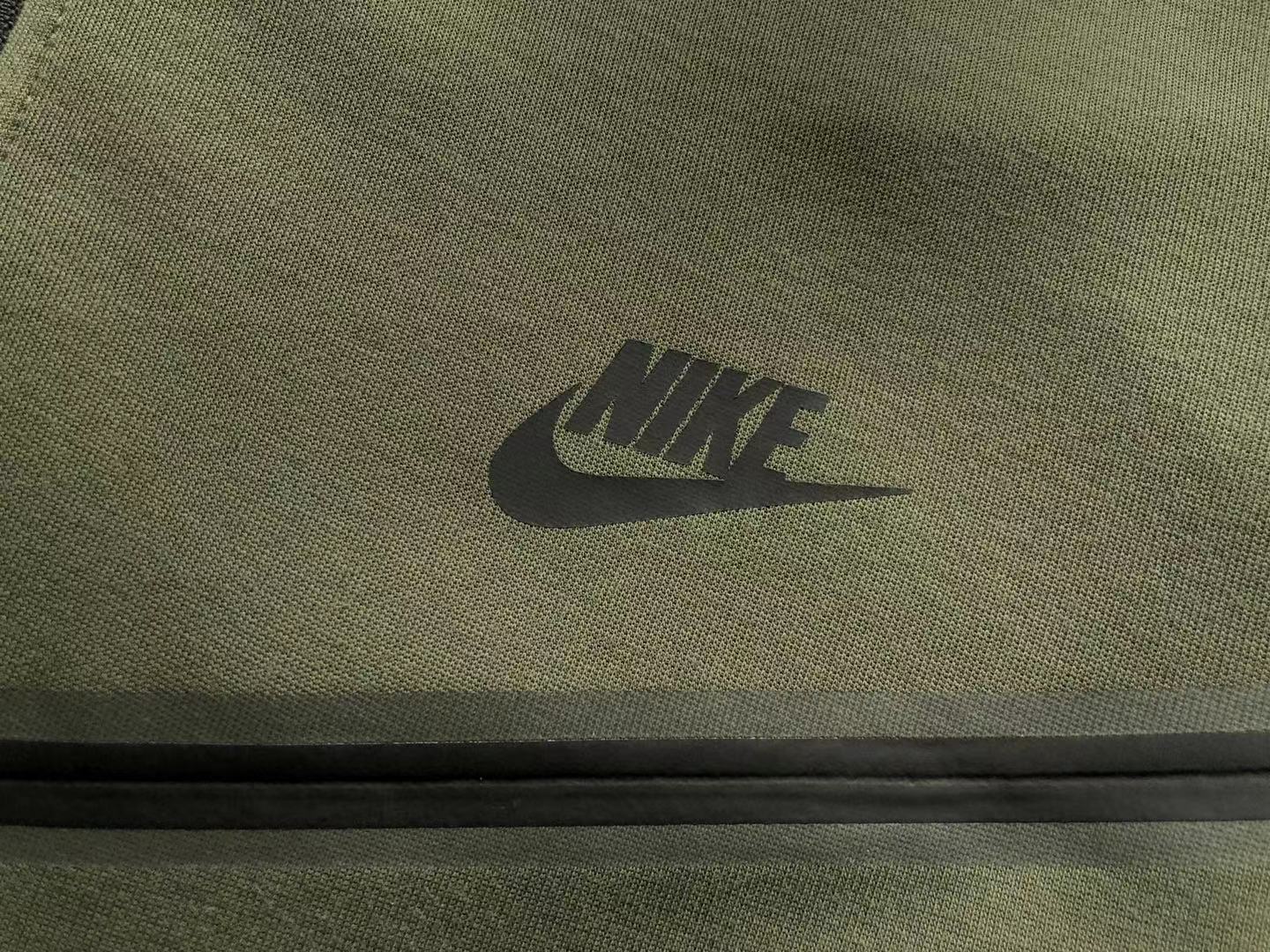 Nike Tech Fleece “Green”