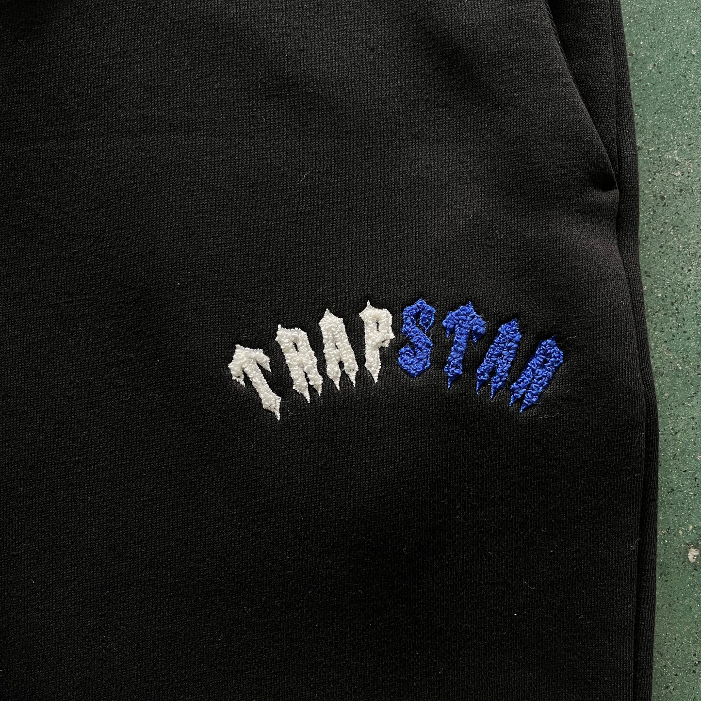 Conjunto Trapstar Hoodie “Black Blue”