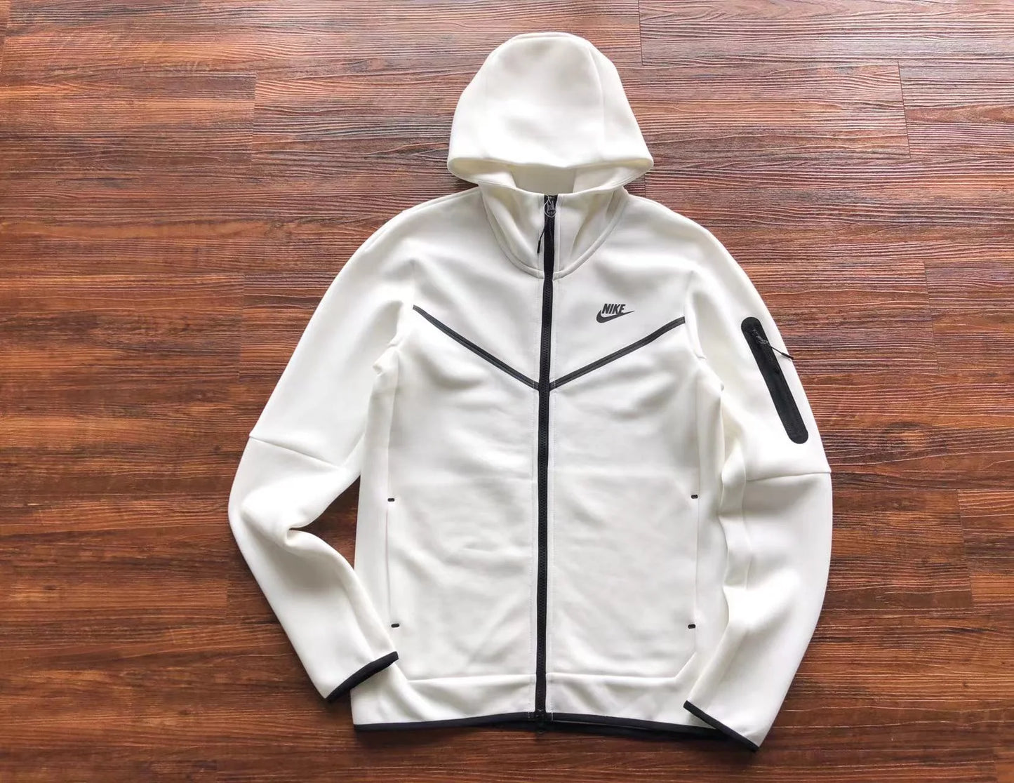 Nike Tech Fleece “White”