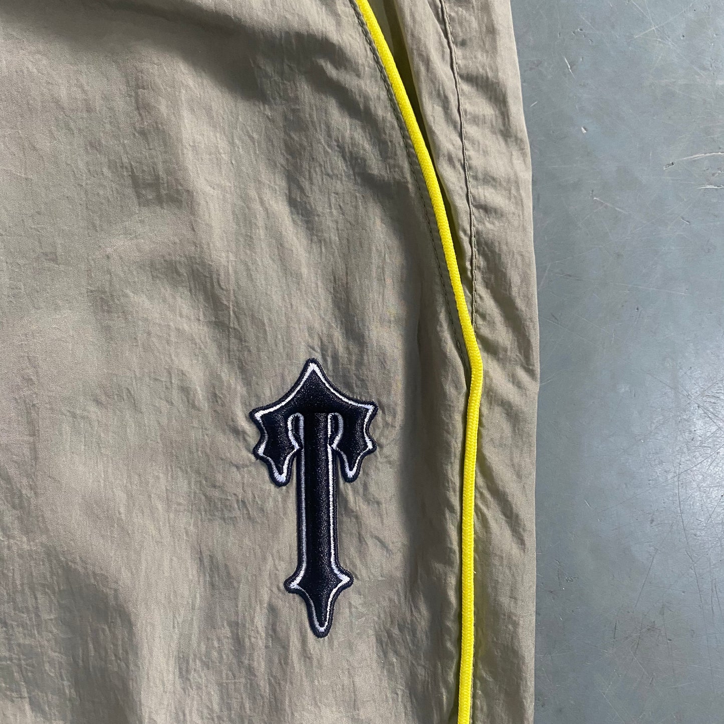 Conjunto Trapstar Shellsuit “Beige”