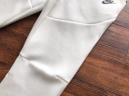 Nike Tech Fleece “White”