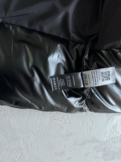 Trapstar Embossed Puffer Jacket “Black”