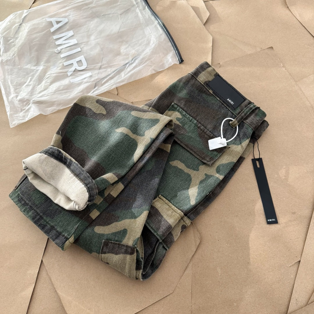 Calça Jeans Amiri “Camuflada”