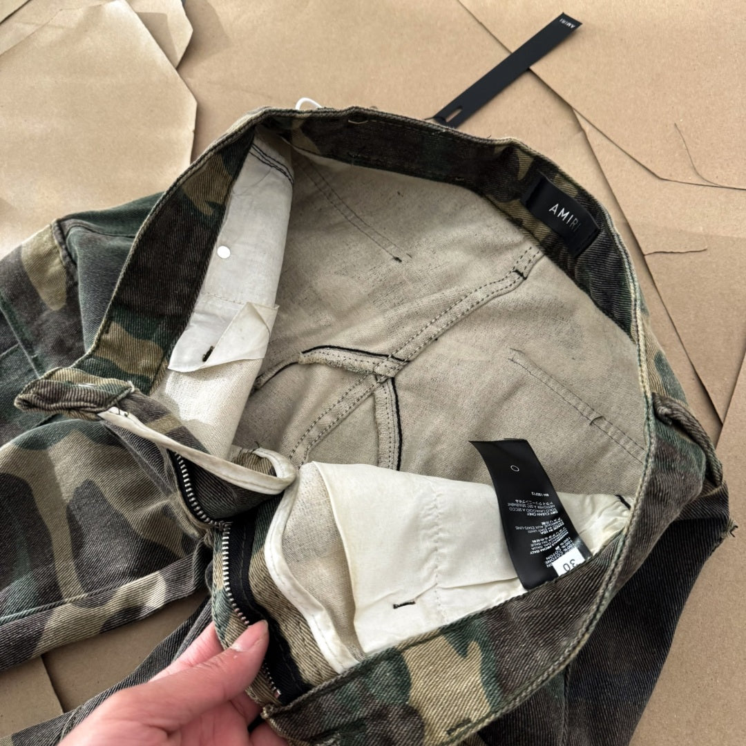 Calça Jeans Amiri “Camuflada”