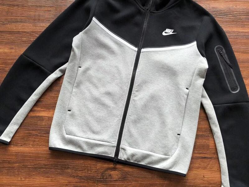 Nike Tech Fleece “Black Grey”