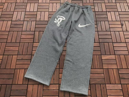 Calça Syna World x Nike Solo Swoosh