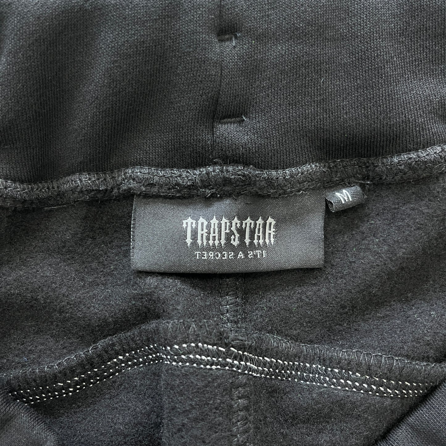 Conjunto Trapstar Hoodie “Black Red”