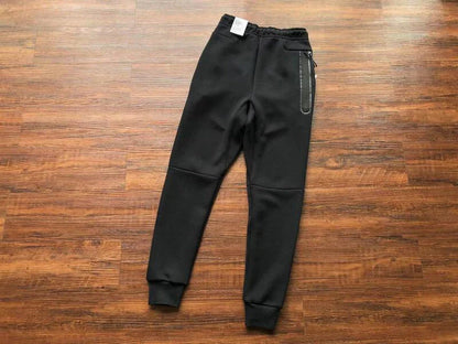 Nike Tech Fleece “Black”