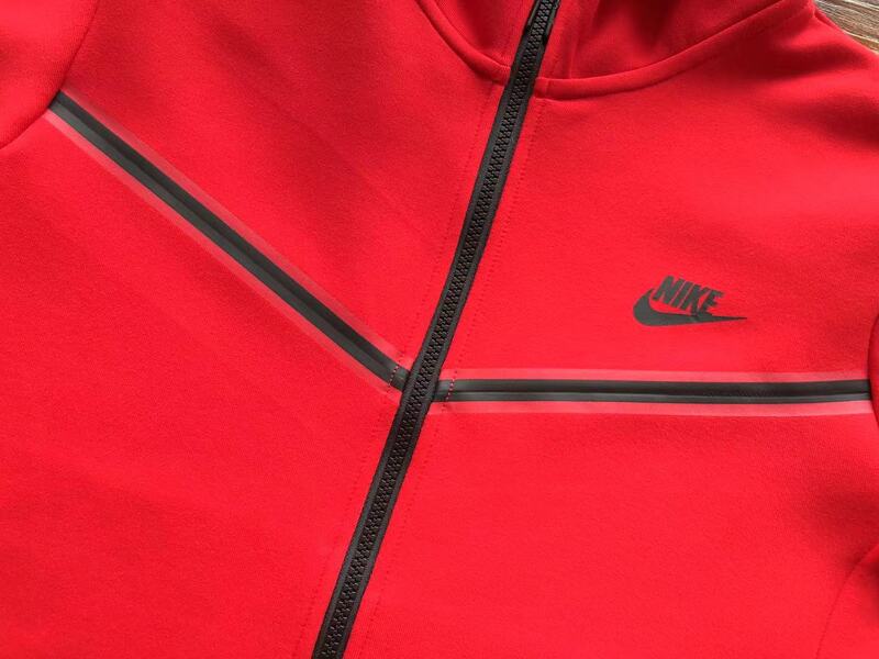 Nike Tech Fleece “Red”