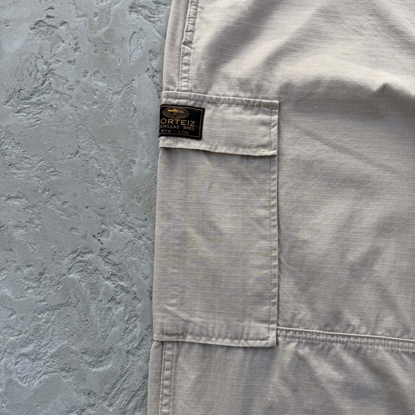 Calça Corteiz Guerillaz Cargo