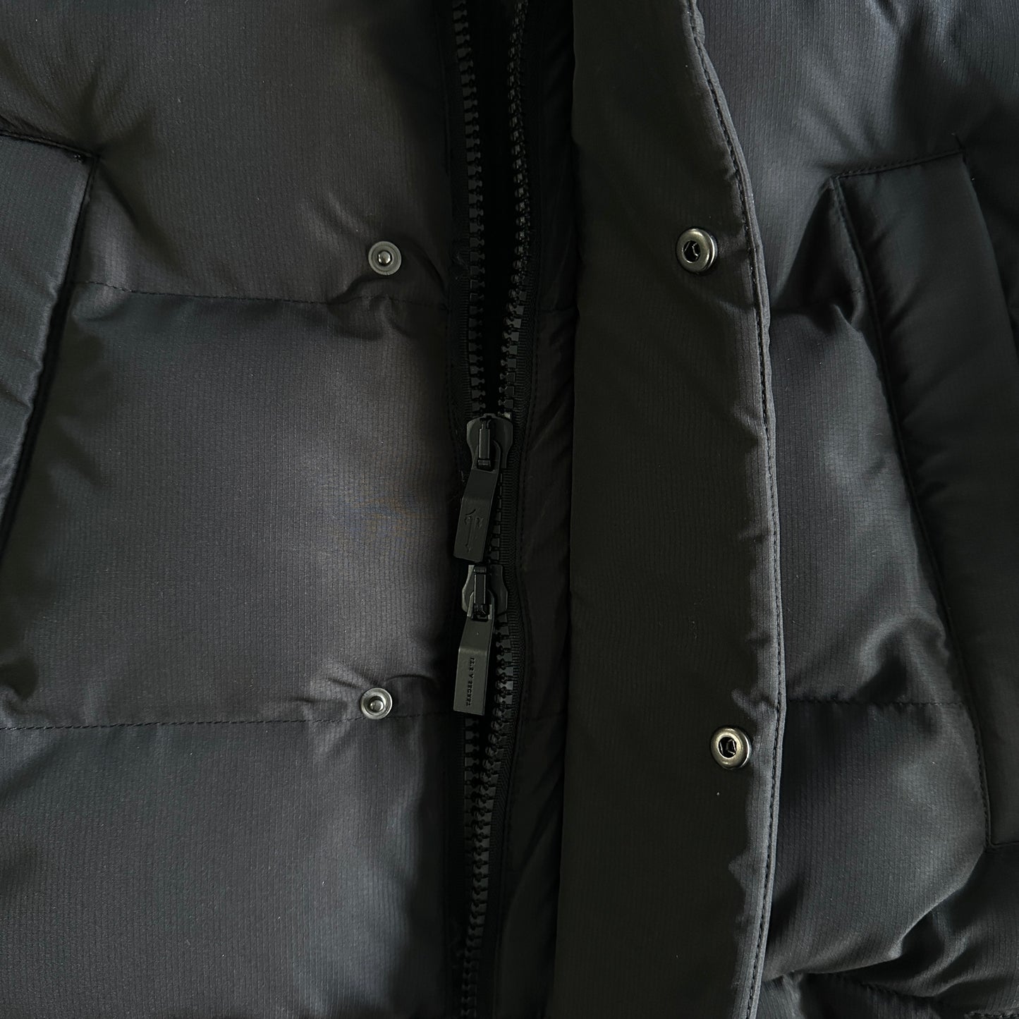 Trapstar Puffer Jacket “Black Red”