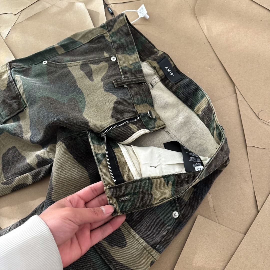 Calça Jeans Amiri “Camuflada”