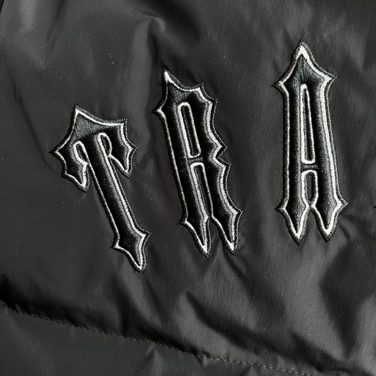 Trapstar Puffer Jacket Women “Black”