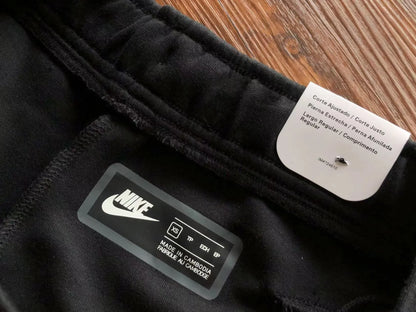 Nike Tech Fleece “Black”