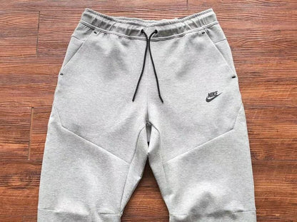 Nike Tech Fleece “Grey”