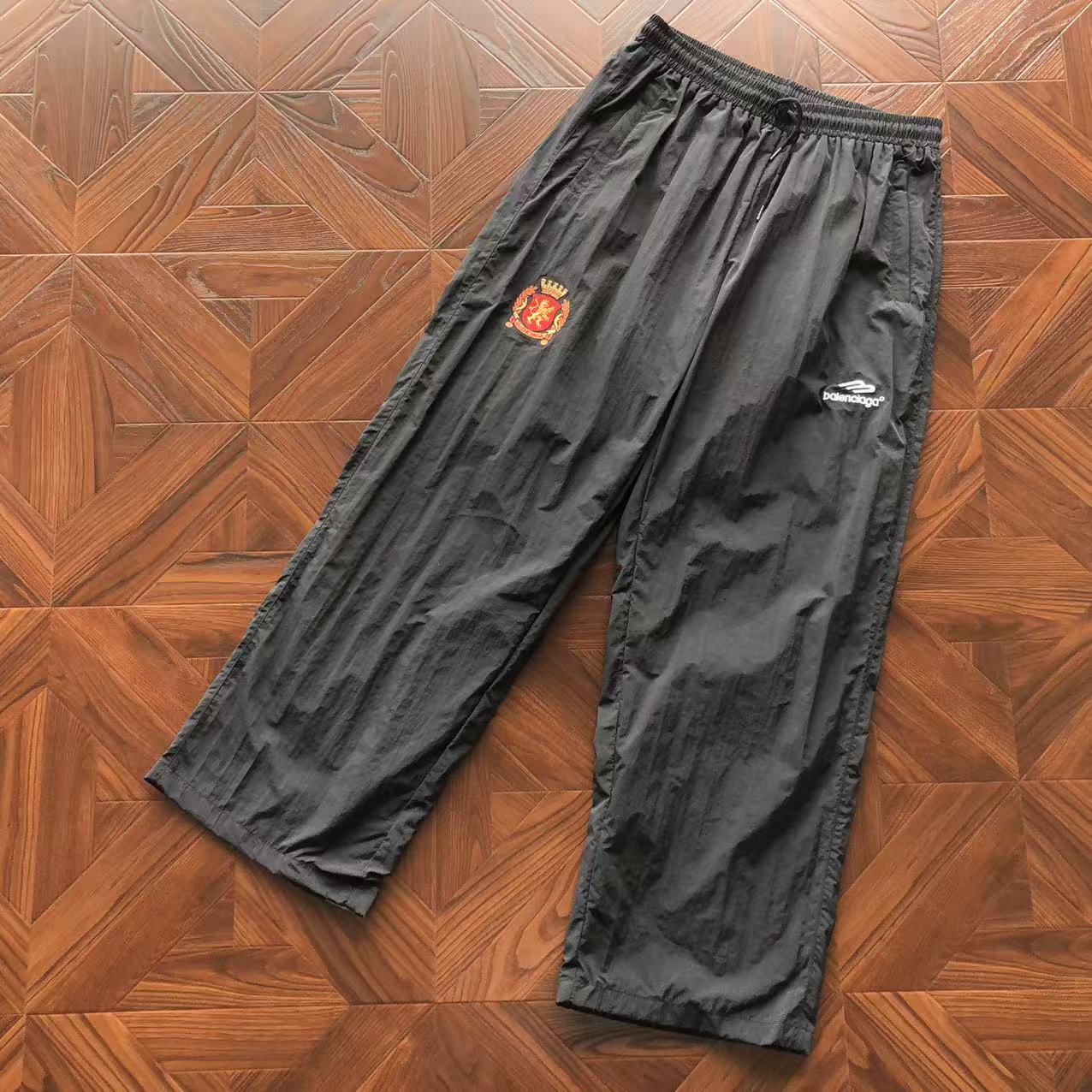 Calça Balenciaga Soccer Paris Black