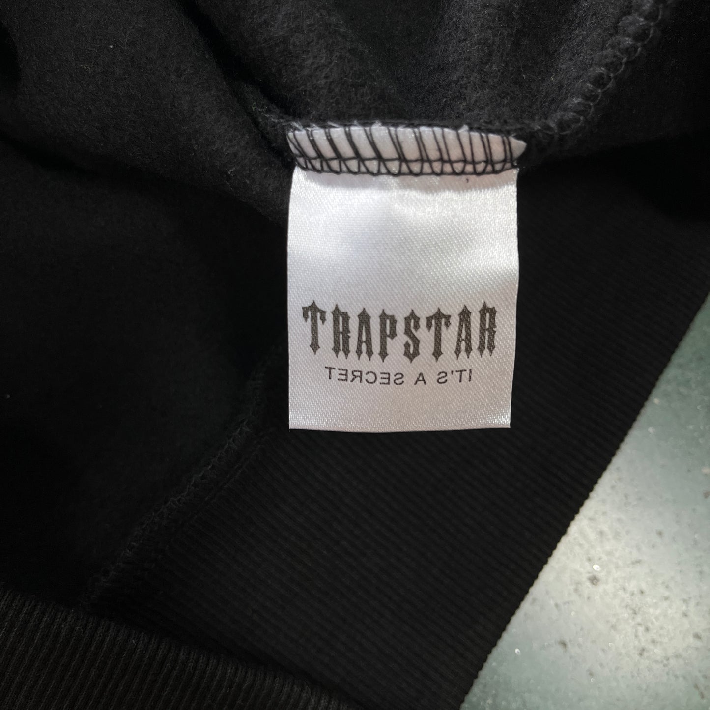 Conjunto Trapstar Hoodie “Black Blue”