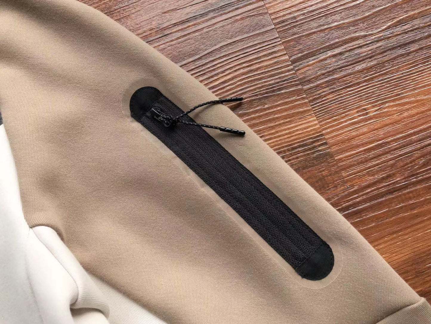 Nike Tech Fleece “Beige White”