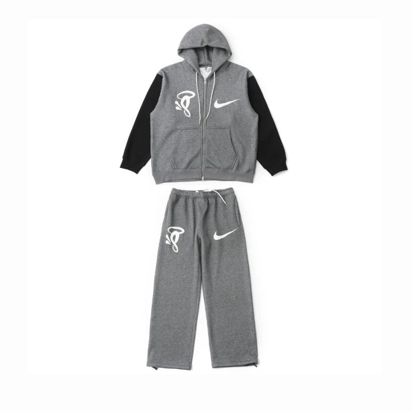Conjunto Syna World x Nike Solo Swoosh Fleece Grey