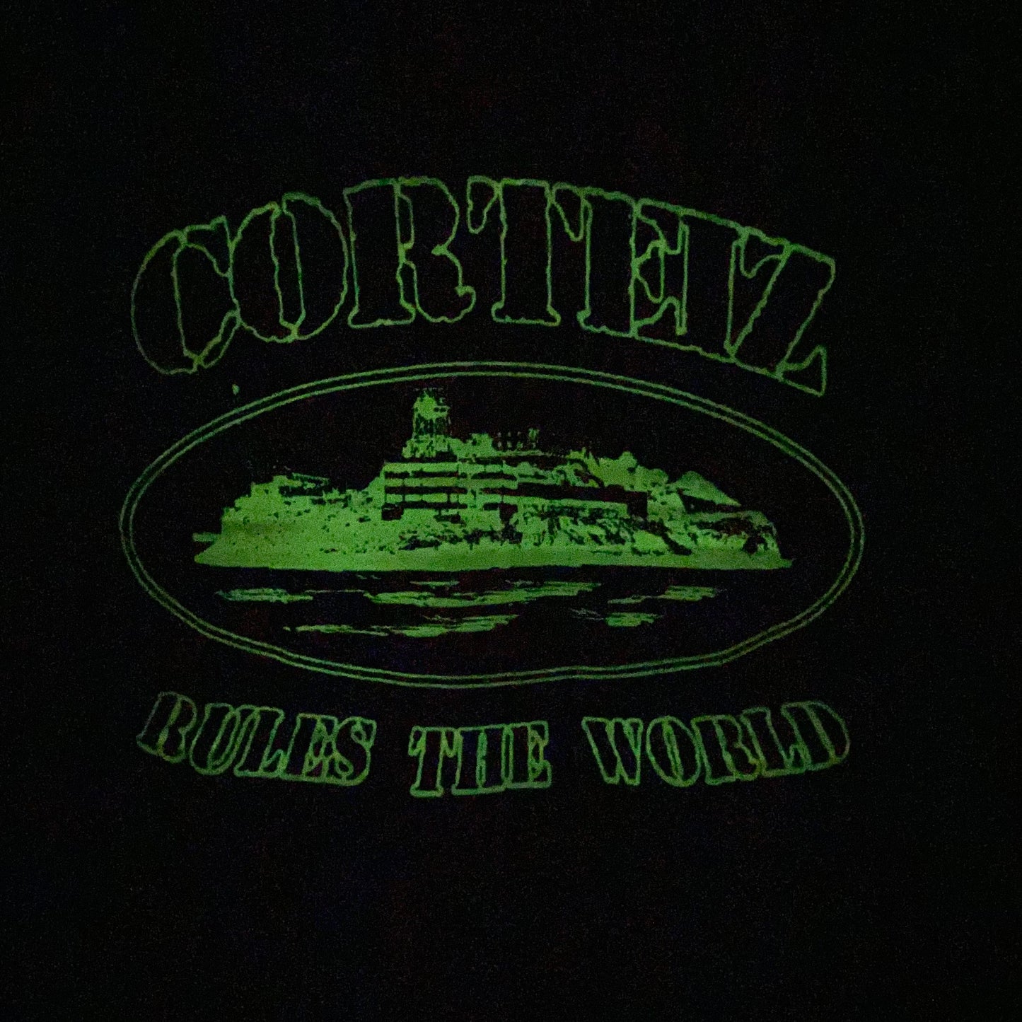 Camisa Fosforescente Corteiz Rules The World “Preto”