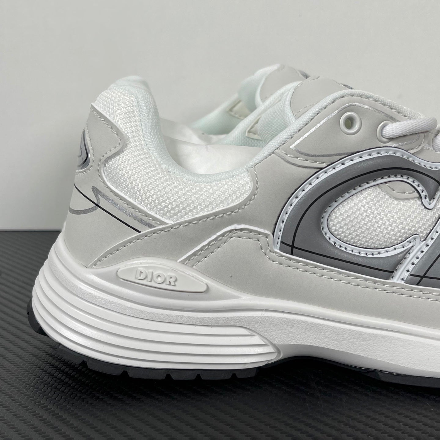 Dior B30 “White”