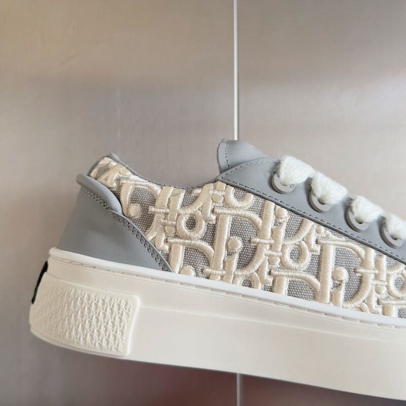 Dior B33 Oblique “Grey Cream”