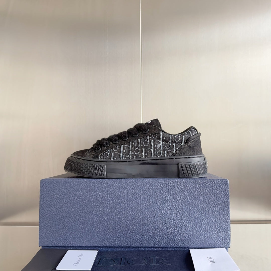 Dior B33 “Black”