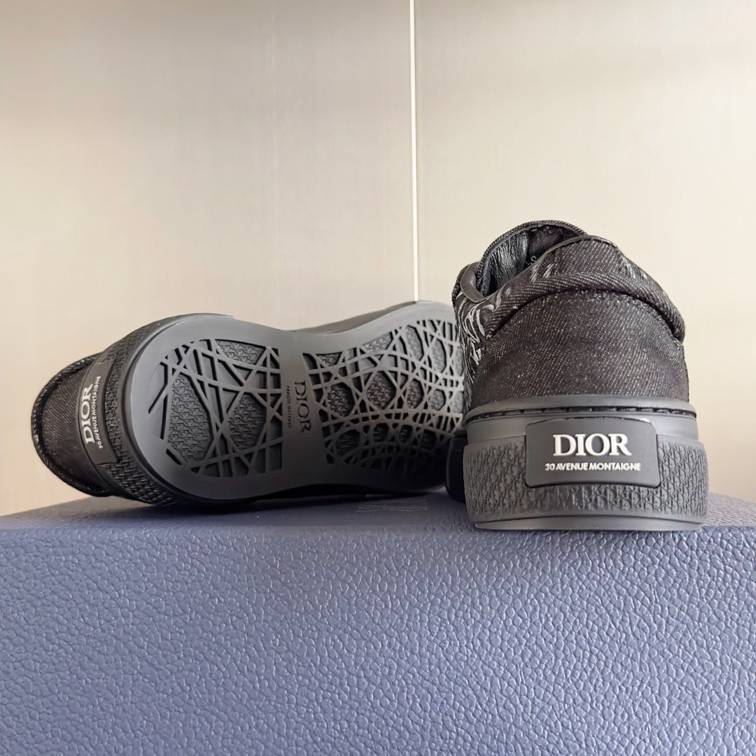 Dior B33 “Black”