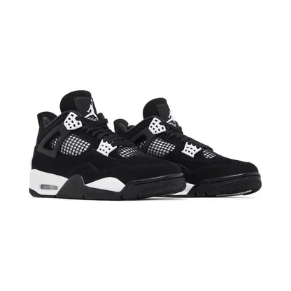 Air Jordan 4 “White Thunder”