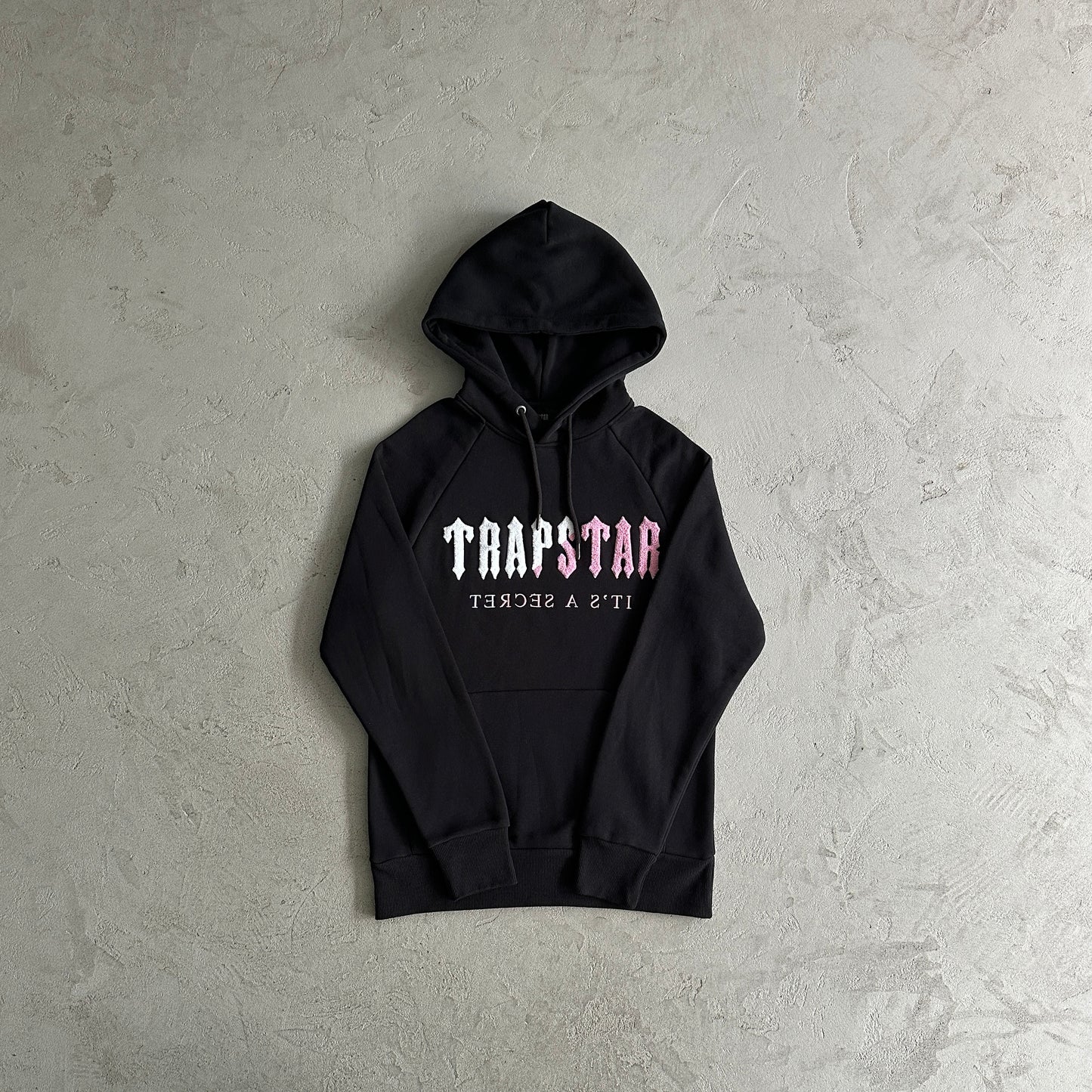 Decoded Chenille Hoodie “Black Pink”