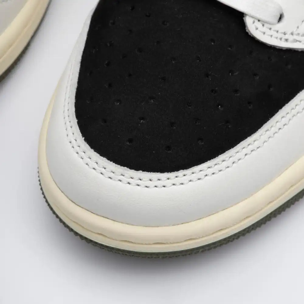 Travis Scott x Air Jordan 1 Low “Olive”