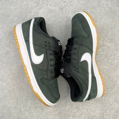 SB Dunk Low “Black Gum”