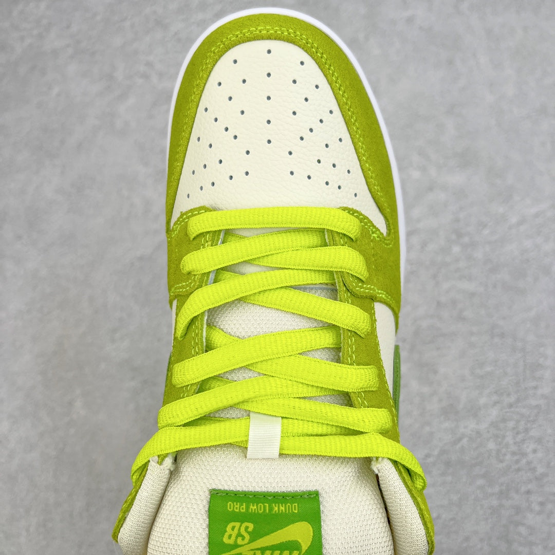 SB Dunk Low “Apple Green”