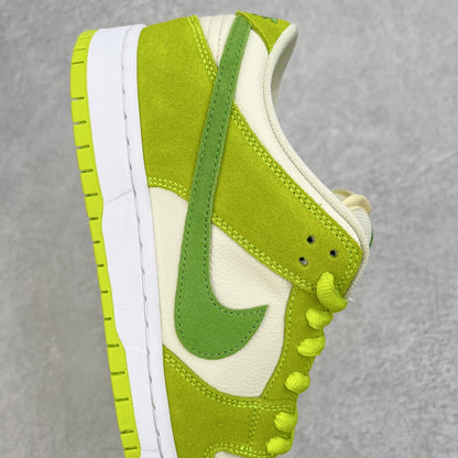 SB Dunk Low “Apple Green”