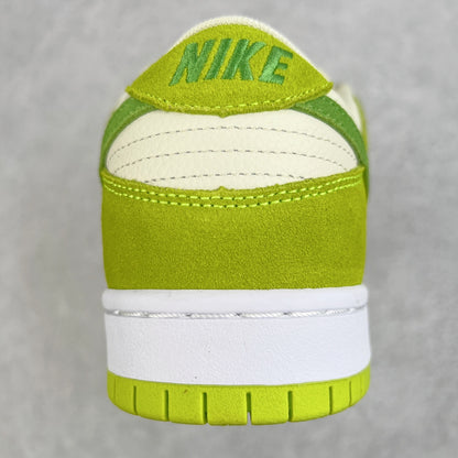 SB Dunk Low “Apple Green”
