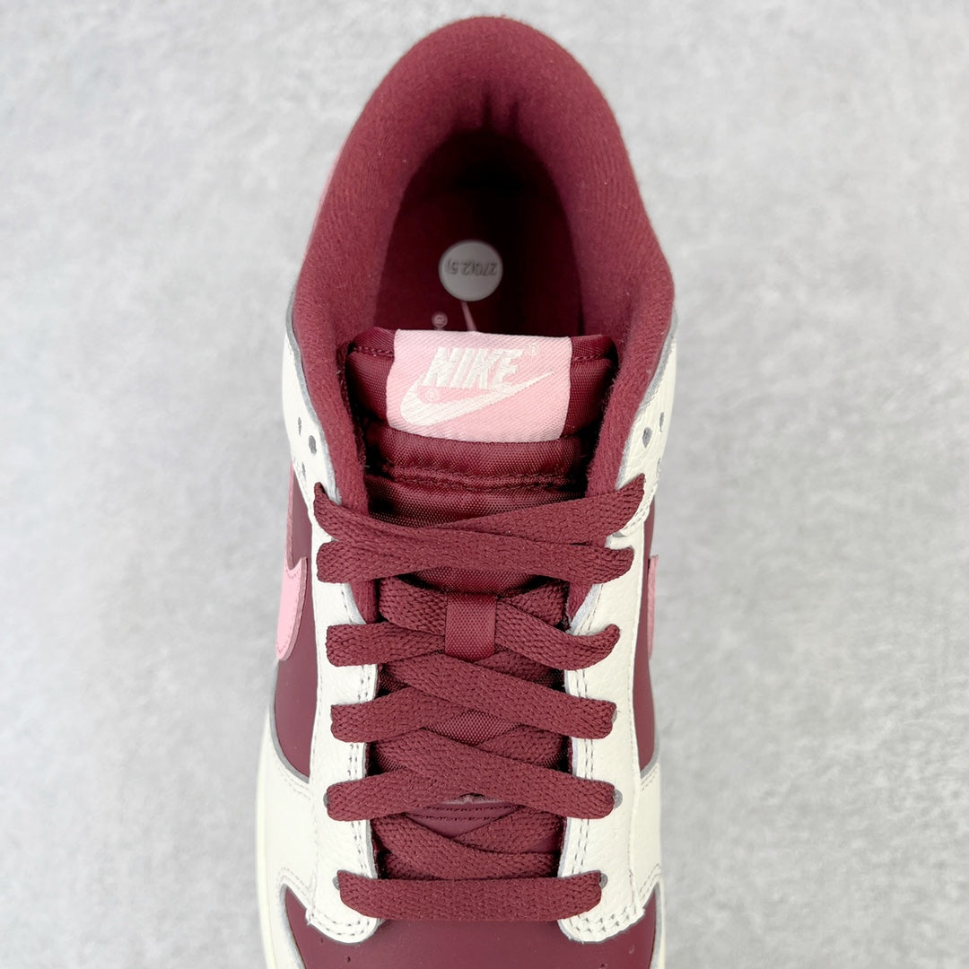Dunk Low “Valentines Day”